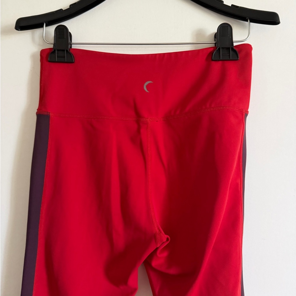 Zyia Active Red Royalty Stripe Light N Tight Hi Rise Crop Leggings size 6/8 EUC - Picture 7 of 8